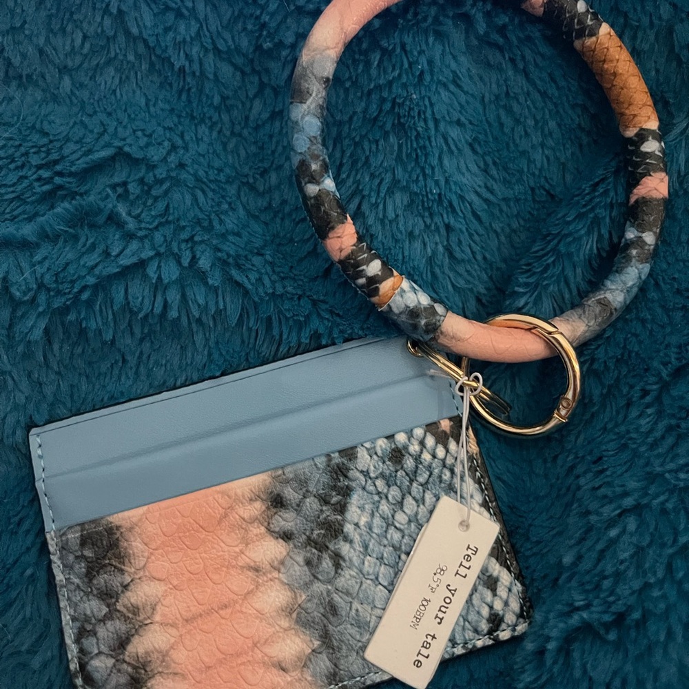Stylish Blue Card Holder with Patterned Ring